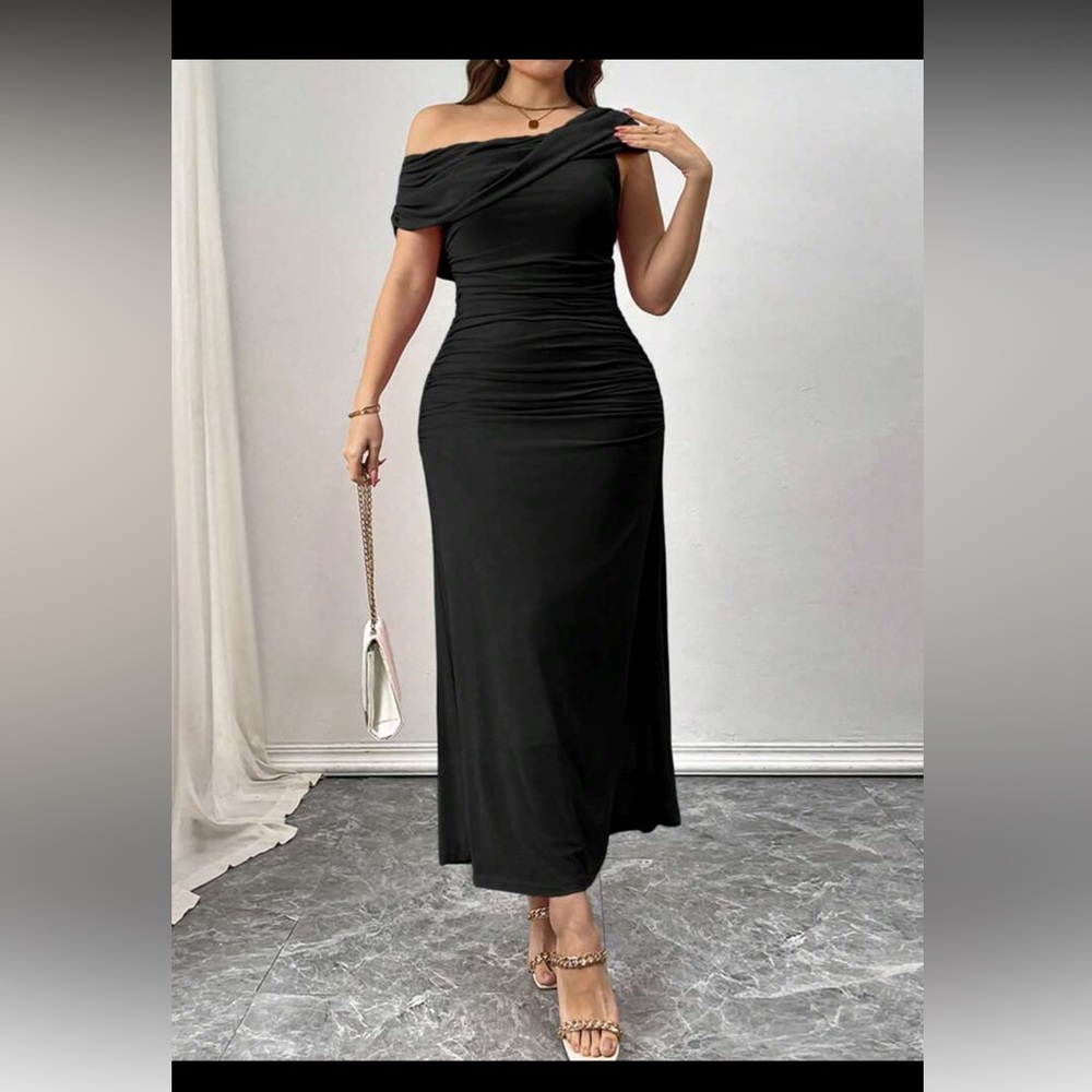 SHEIN Black Off-Shoulder Maxi Dress